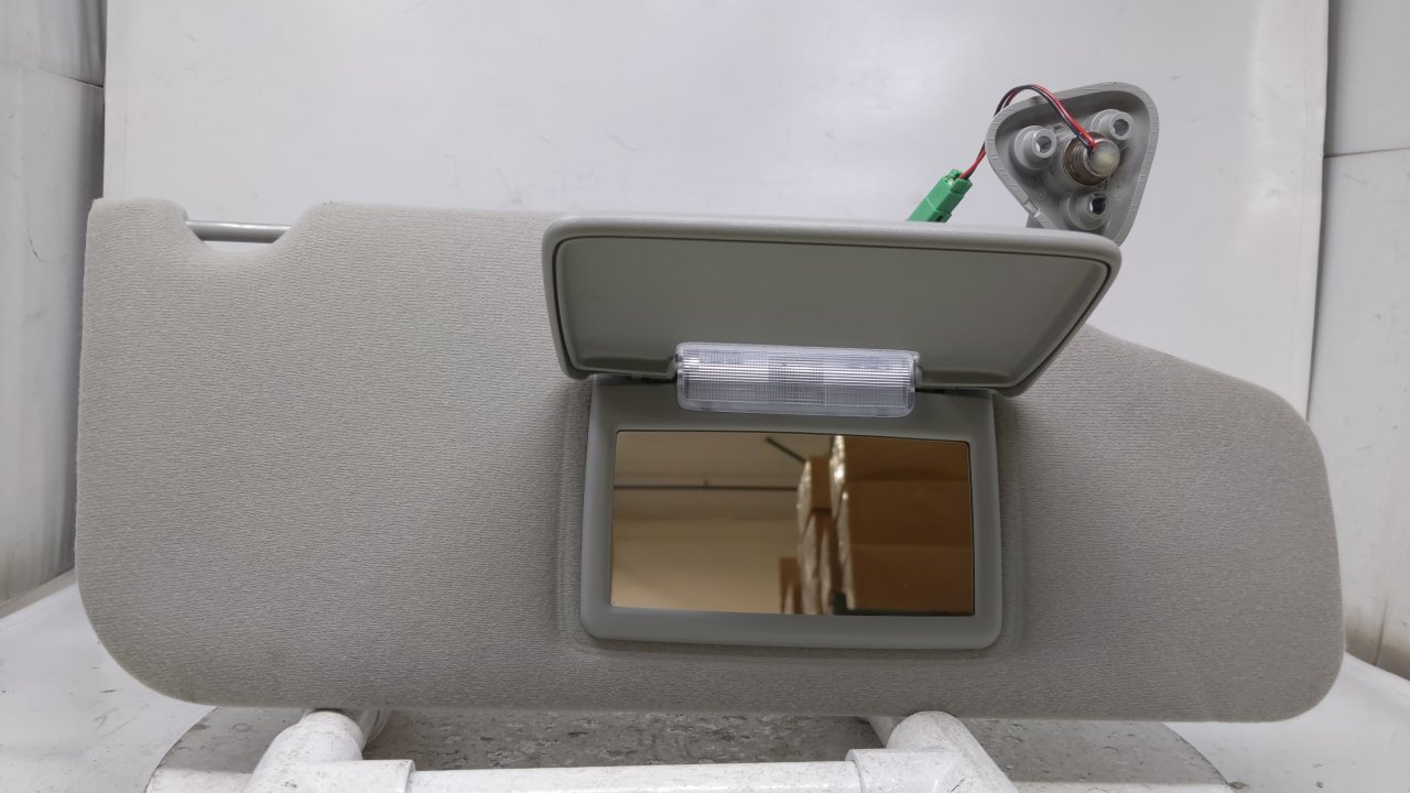 2005 Ford Five Hundred Passenger Sun Visor Mirror Right Sunvisor Gray 41904 - Oemusedautoparts1.com