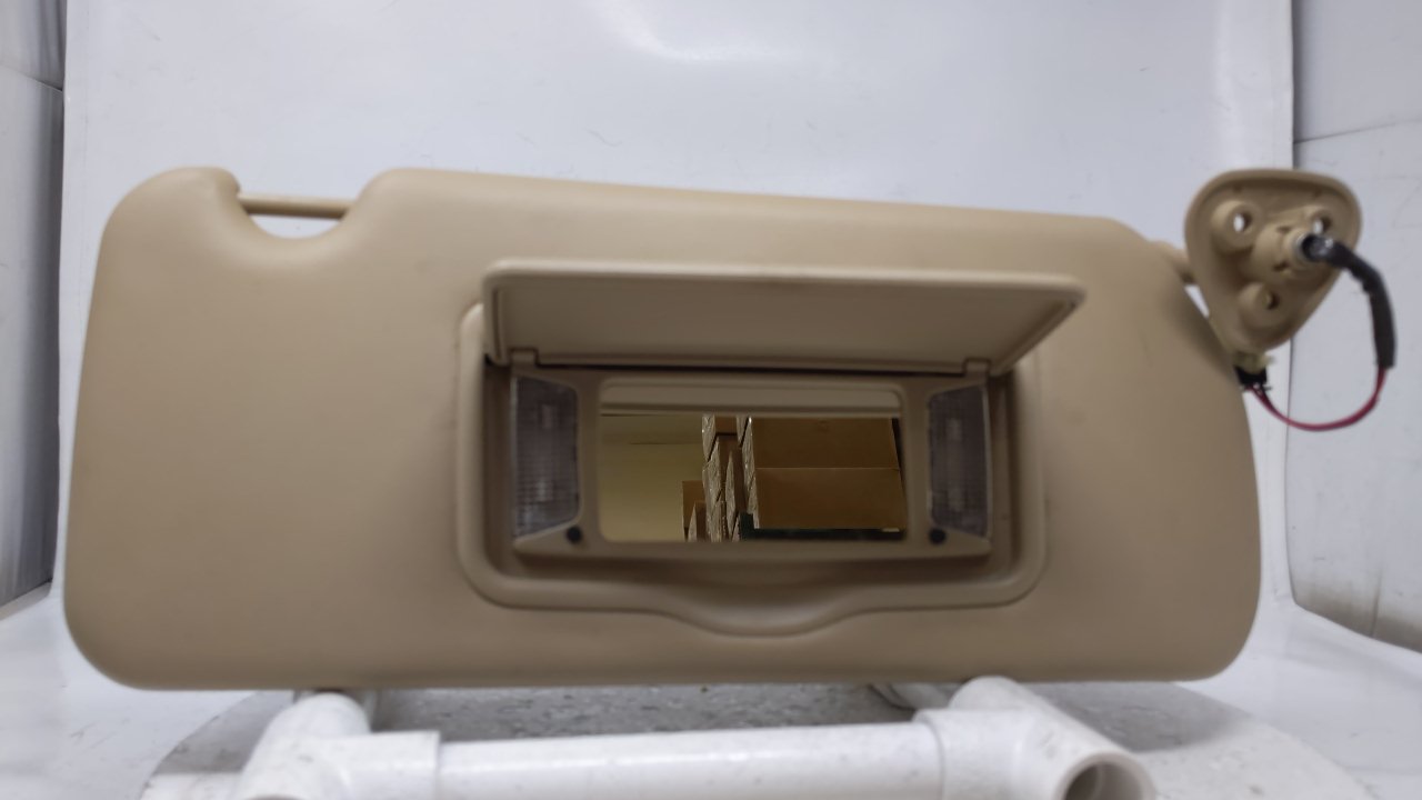 2004-2009 CADILLAC SRX Passenger Right Sun Visor Sunvisor Tan 42088 - Oemusedautoparts1.com
