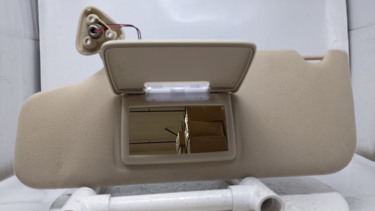 2005-2007 FORD FIVE HUNDRED Driver Left Sun Visor Sunvisor Beige 42089 - Oemusedautoparts1.com