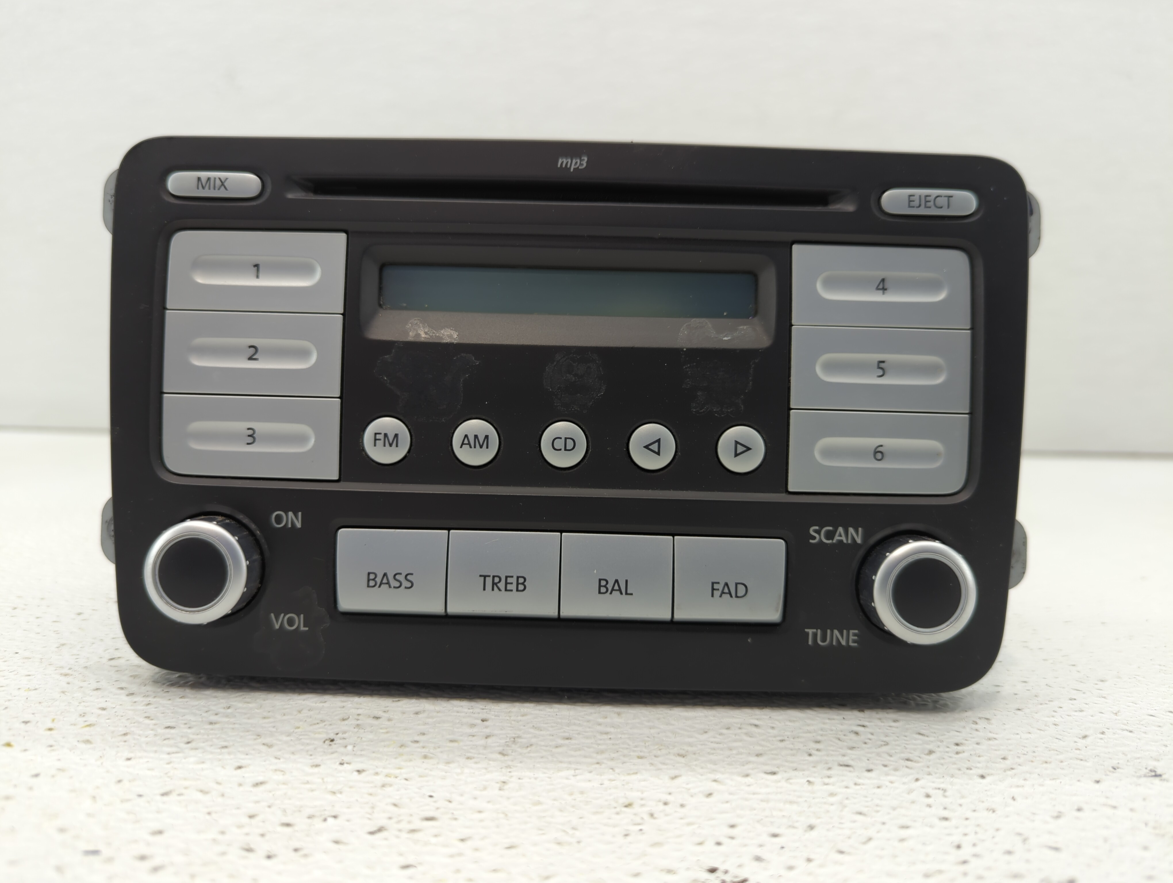2009-2017 Volkswagen Tiguan Am Fm Cd Player Radio Receiver 423674 - Oemusedautoparts1.com