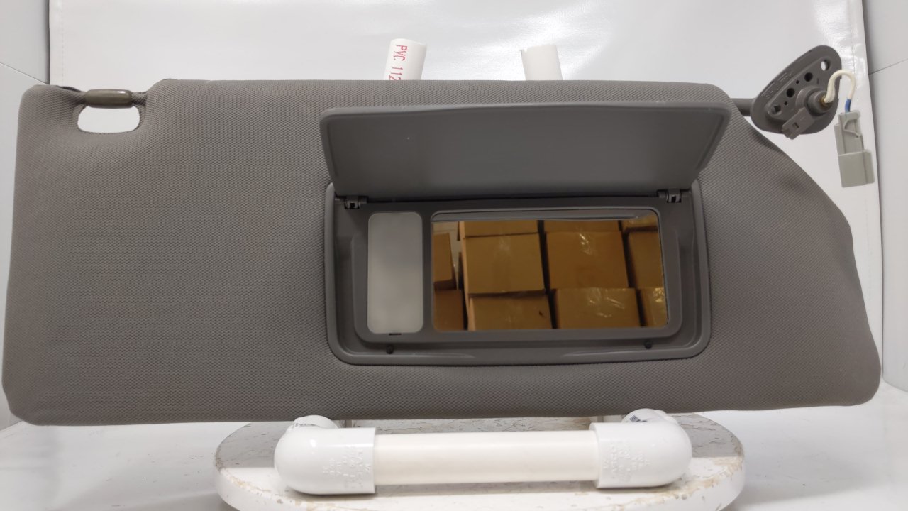 Picture of 2005 Honda Odyssey Passenger Sun Visor Mirror Right Sunvisor Gray 42374