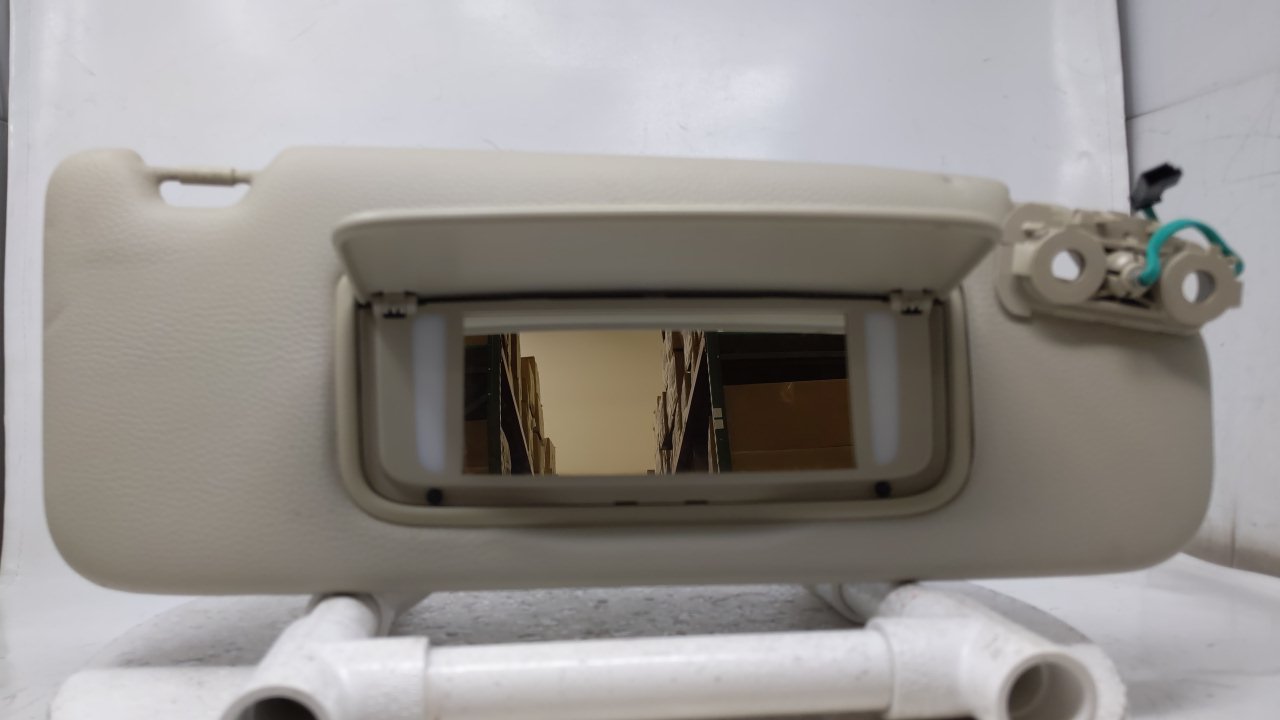 2002 Volvo S80 Passenger Right Sun Visor Sunvisor Tan 42379 - Oemusedautoparts1.com