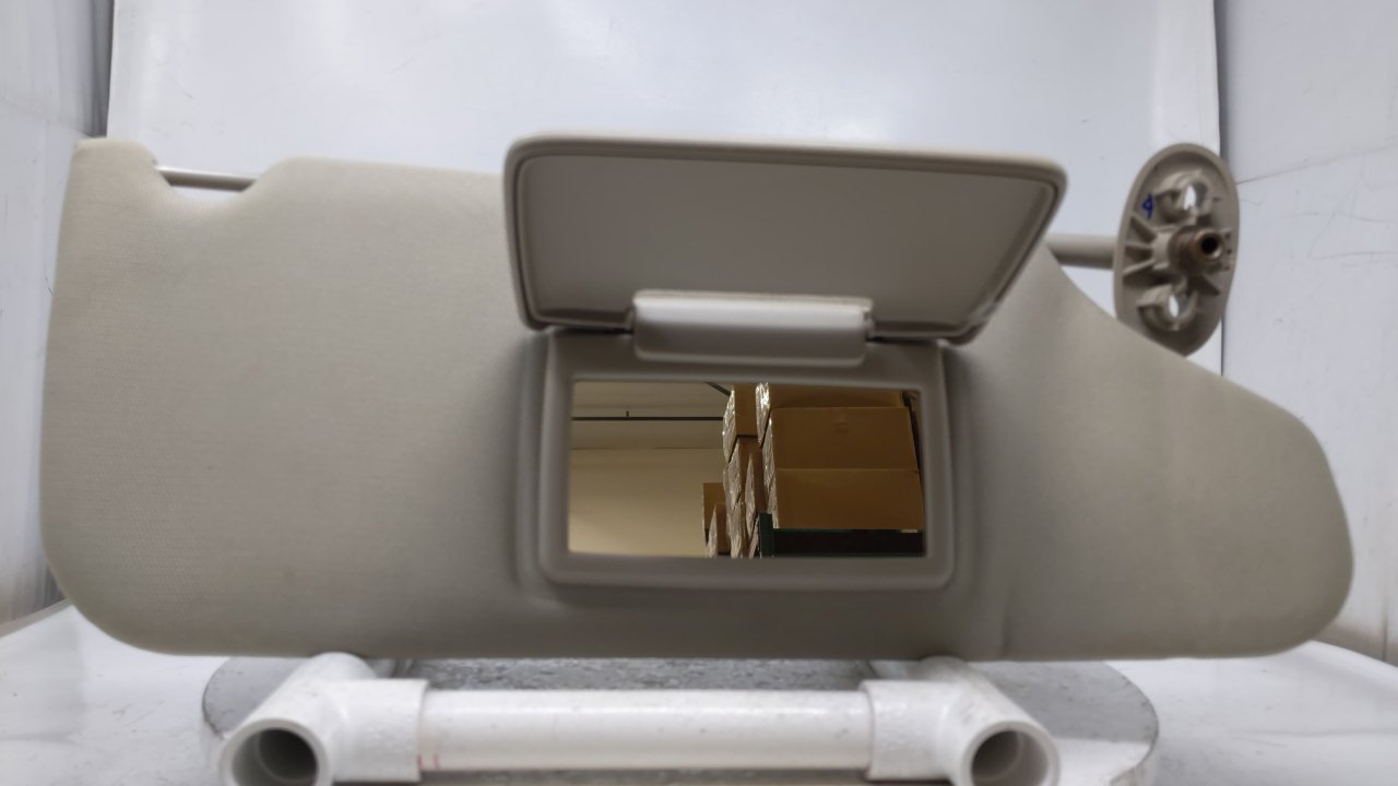 2005-2010 JEEP CHEROKEE Passenger Right Sun Visor Sunvisor Tan 42480 - Oemusedautoparts1.com