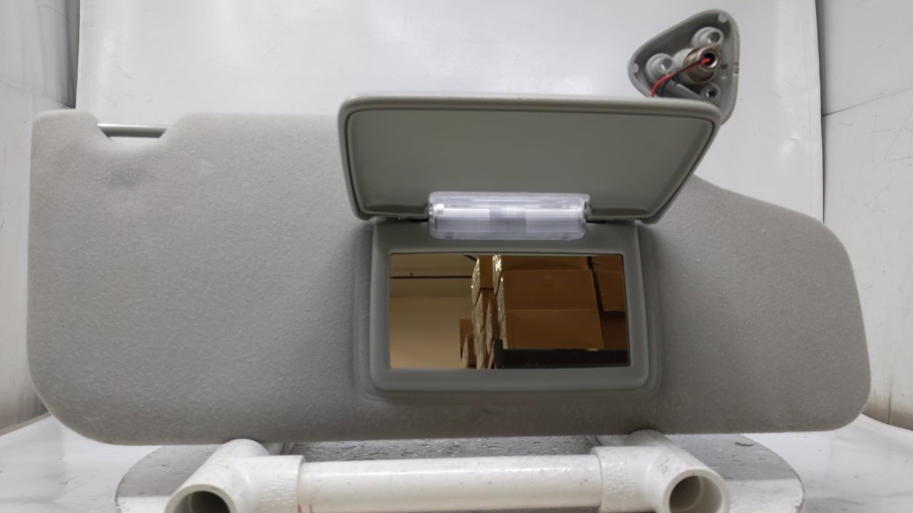 2005 Ford Freestyle Passenger Sun Visor Mirror Right Sunvisor Gray 42582 - Oemusedautoparts1.com