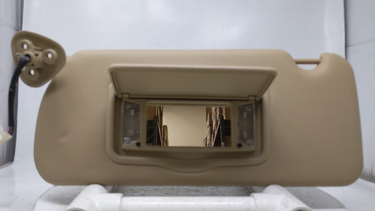 2004-2009 CADILLAC SRX Driver Left Sun Visor Sunvisor Beige 42720 - Oemusedautoparts1.com