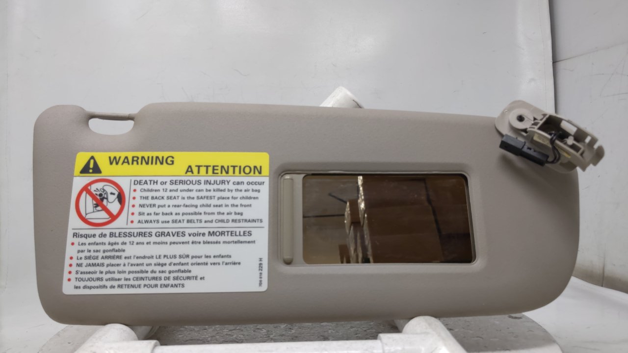 Picture of 1998 Audi A4 Passenger Sun Visor Mirror Right Sunvisor Gray 42743