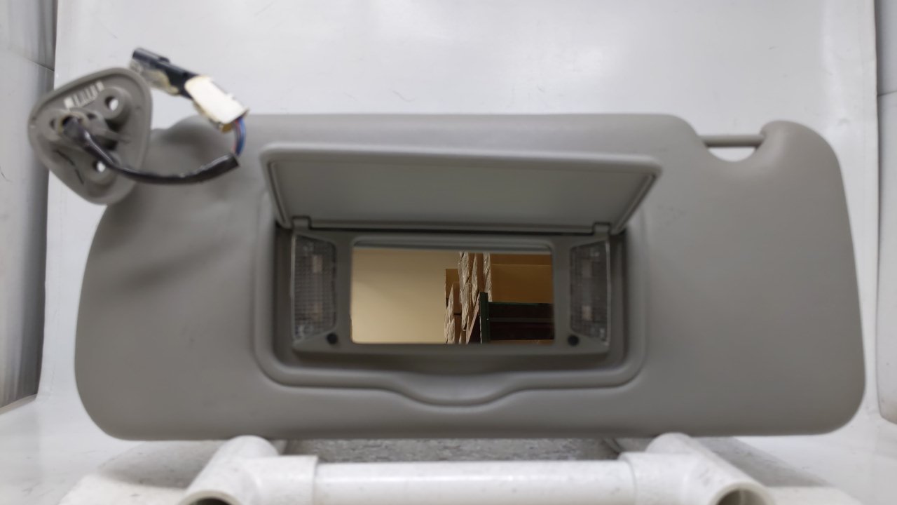 2004-2009 CADILLAC SRX Driver Left Sun Visor Sunvisor Gray 42759 - Oemusedautoparts1.com