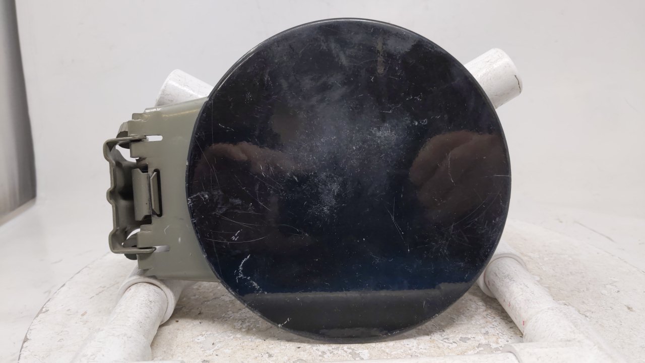 1998-2002 Honda Passport Fuel Tank Door Lid Gas Tank Black 42863 - Oemusedautoparts1.com
