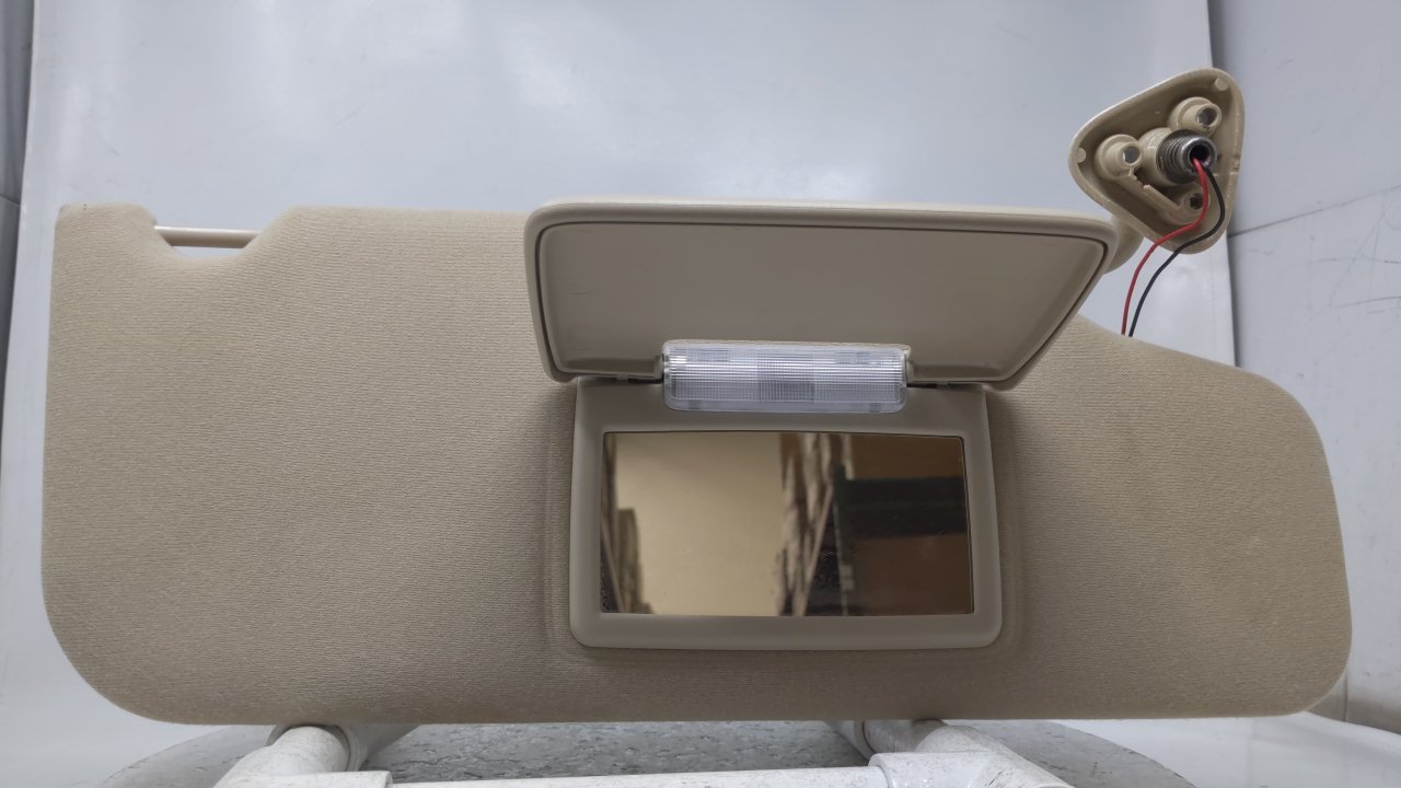 2005 Ford Freestyle Passenger Sun Visor Mirror Right Sunvisor Tan 43037 - Oemusedautoparts1.com