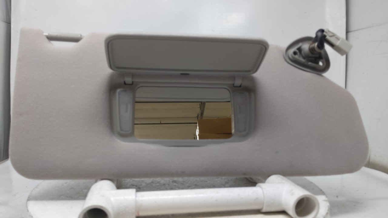 Picture of 1998-2002 HONDA ACCORD Passenger Right Sun Visor Sunvisor White 43054
