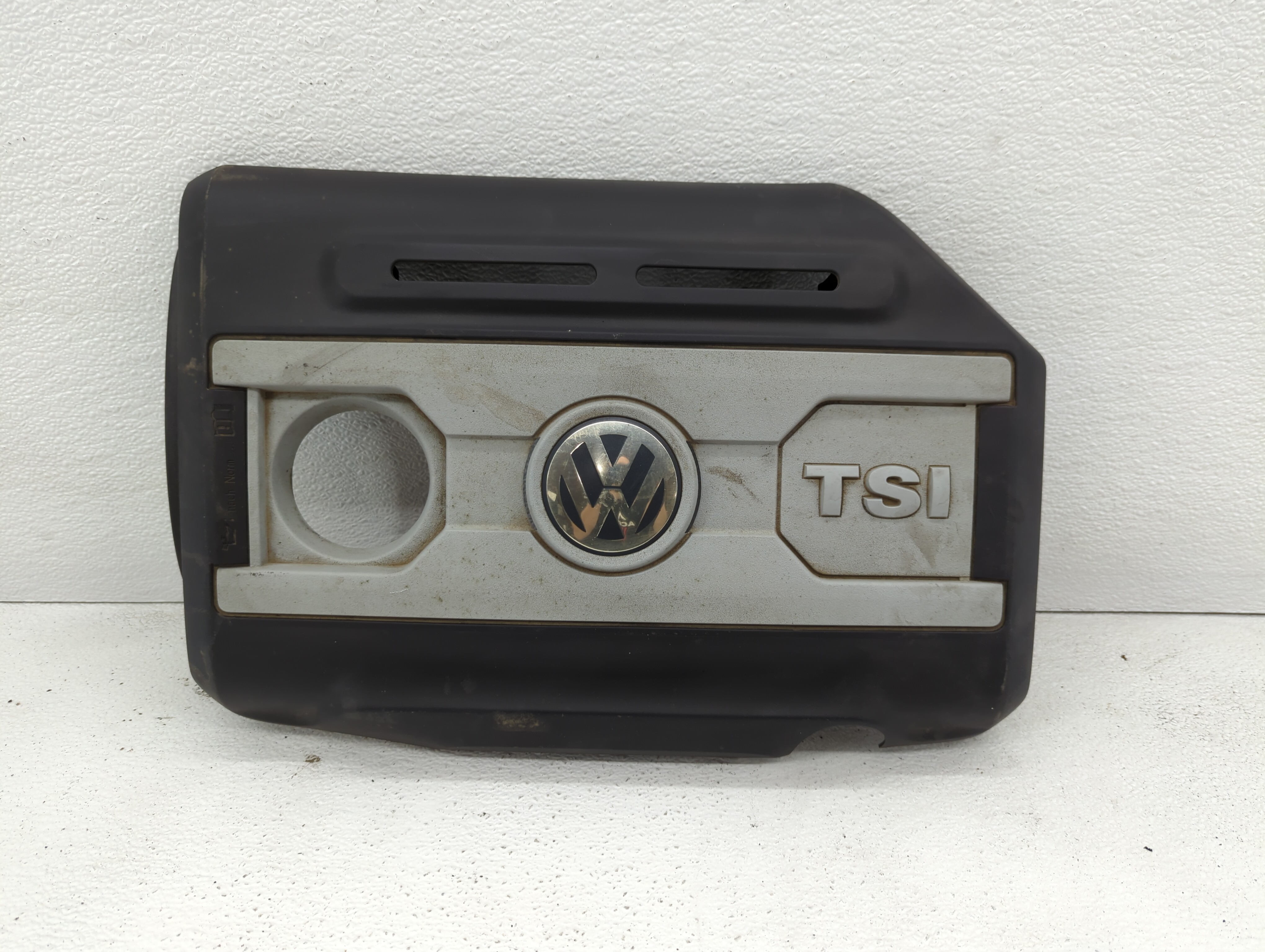 2010 Volkswagen Tiguan Engine Cover 431032 - Oemusedautoparts1.com