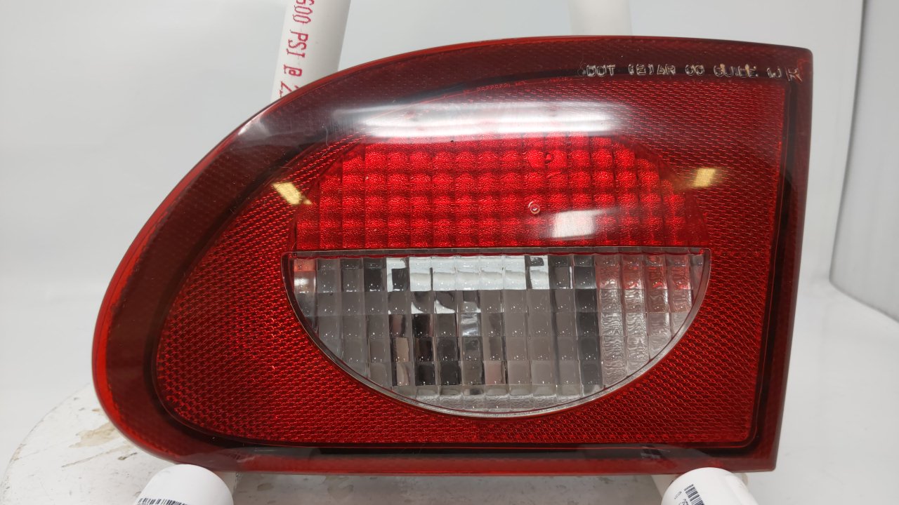 2000-2002 Chevrolet Cavalier Passenger Right Side Tail Light Taillight Oem 43186 - Oemusedautoparts1.com