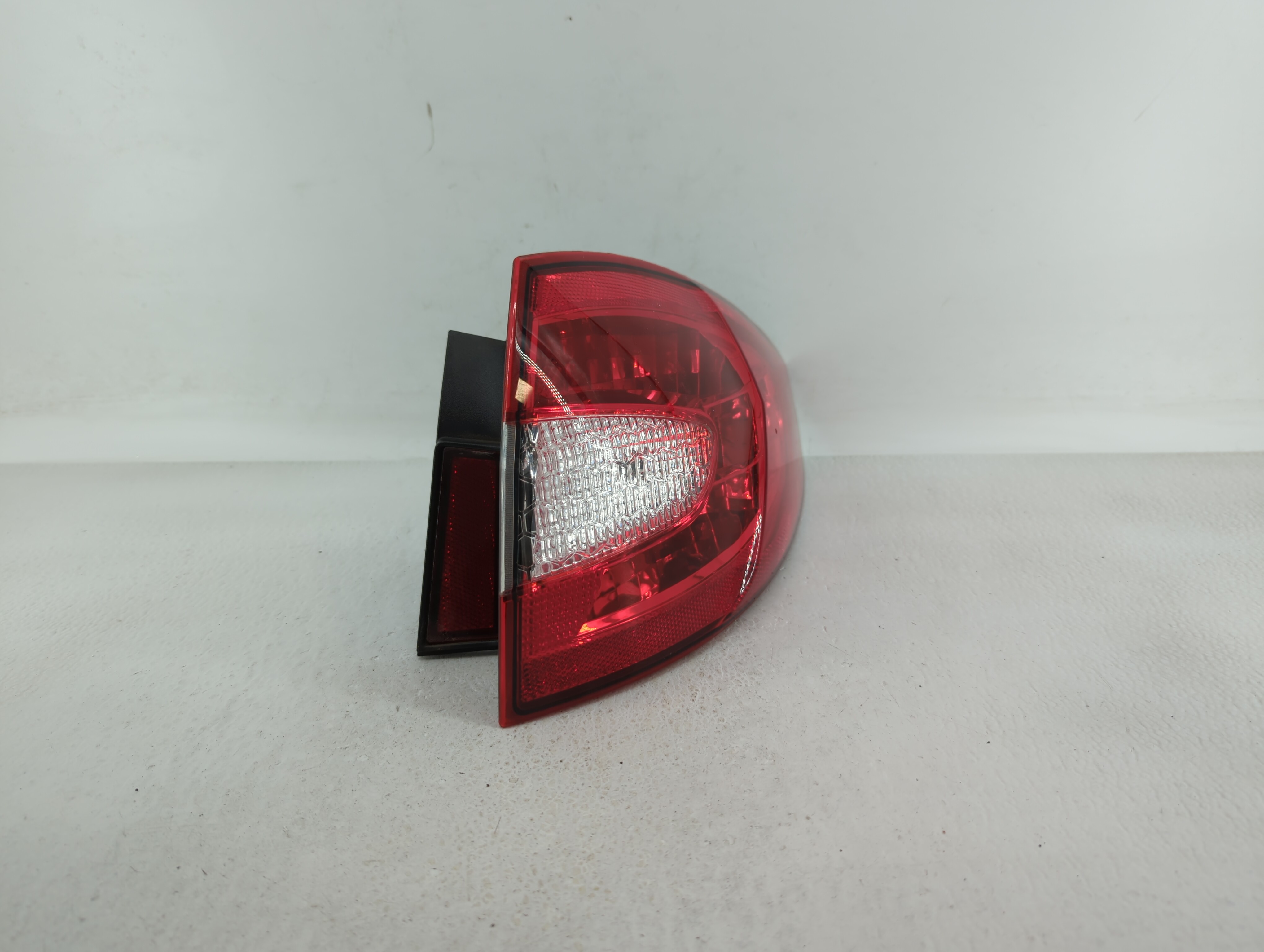 Picture of 2011-2013 Ford Fiesta Passenger Right Side Tail Light Taillight Oem 433319