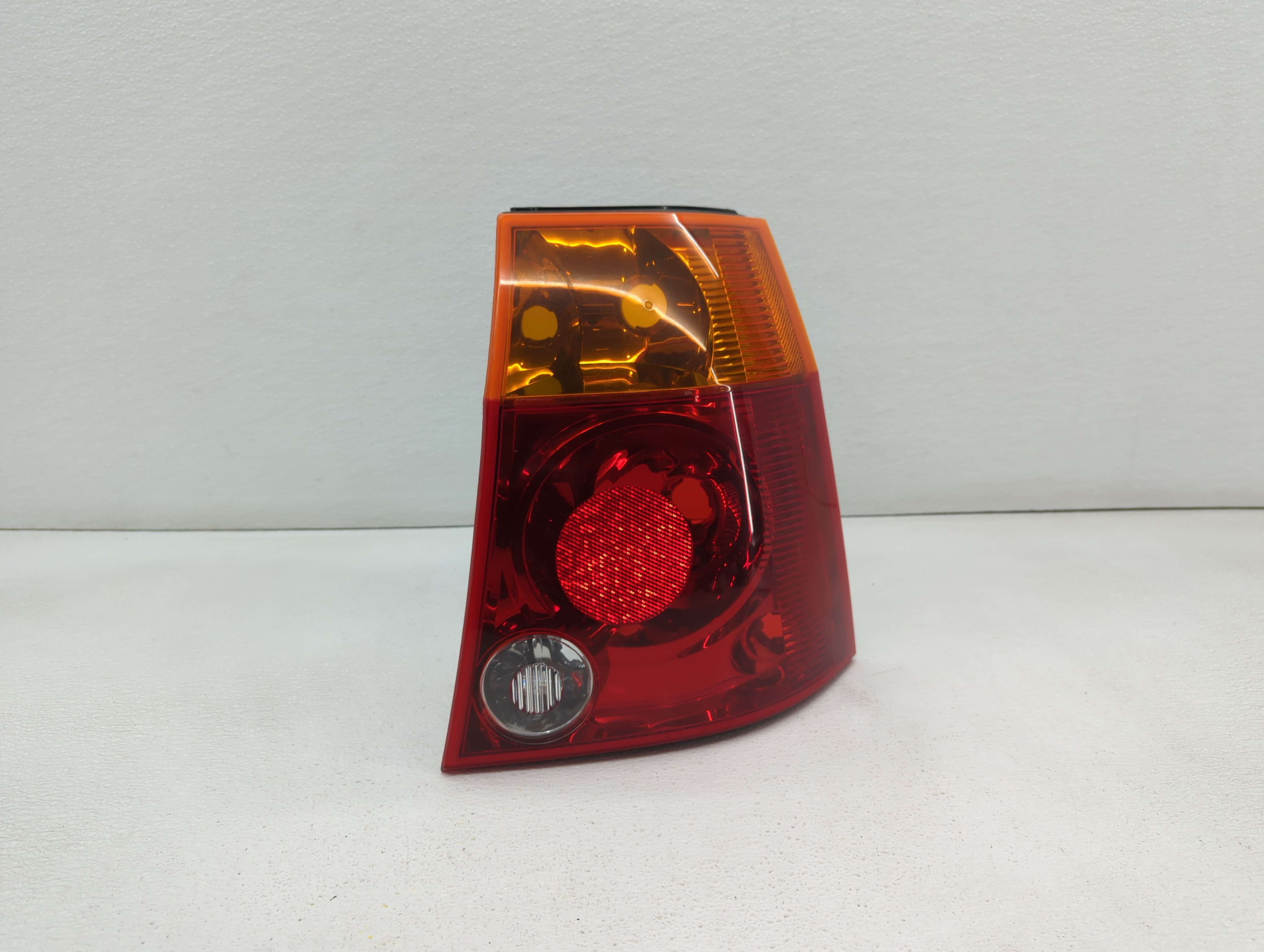 Picture of 2007 Chrysler Pacifica Passenger Right Side Tail Light Taillight Oem 433666