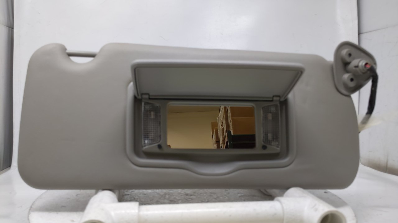 2004 Cadillac Srx Passenger Sun Visor Mirror Right Sunvisor Gray 43500 - Oemusedautoparts1.com