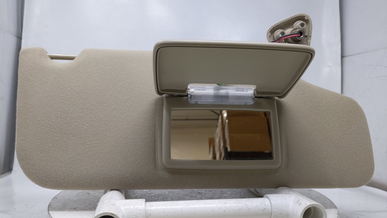 2008 Ford Taurus Passenger Sun Visor Mirror Right Sunvisor Beige 43727 - Oemusedautoparts1.com