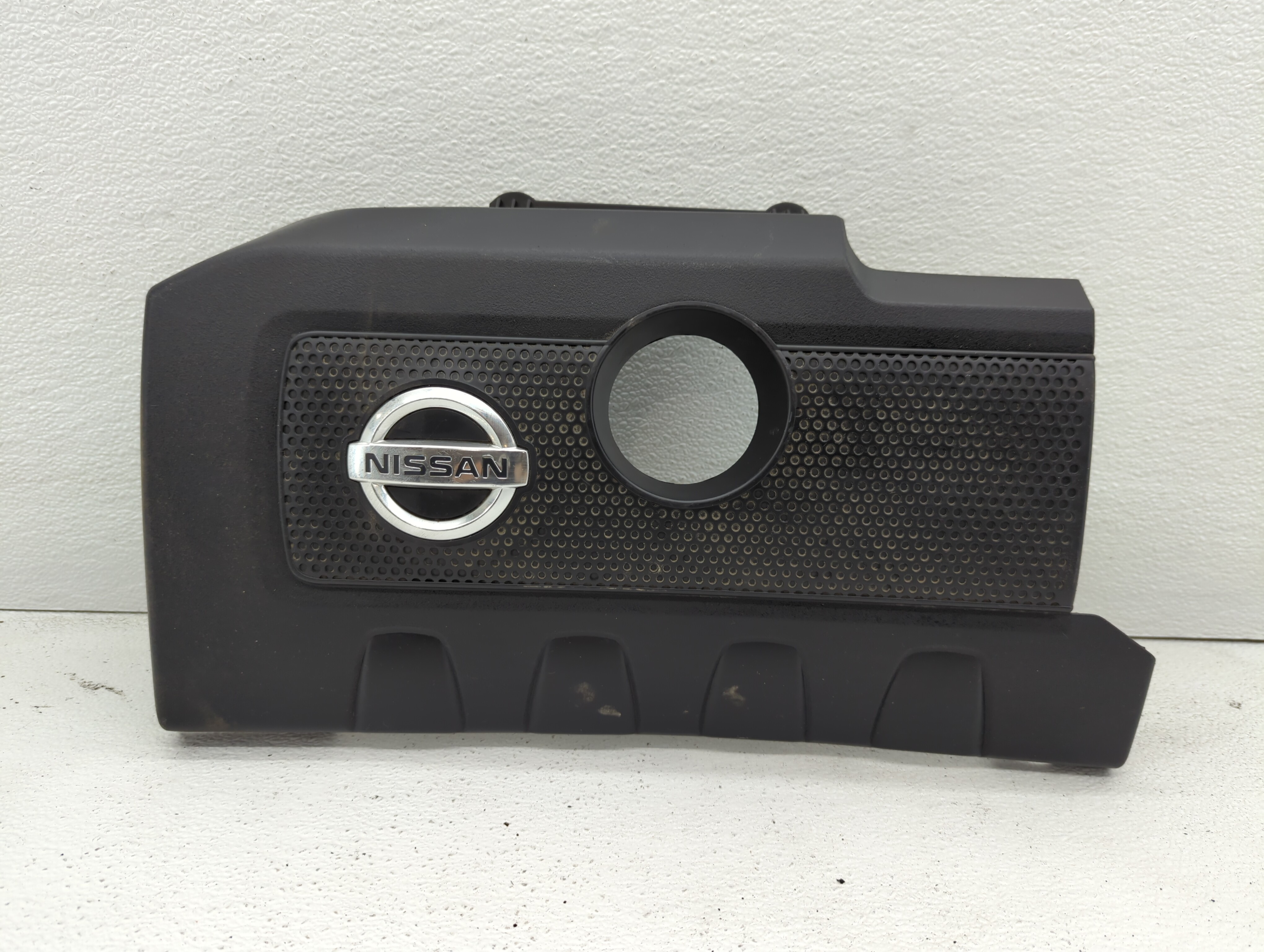 Picture of 2015 Nissan Sentra Engine Cover 437535
