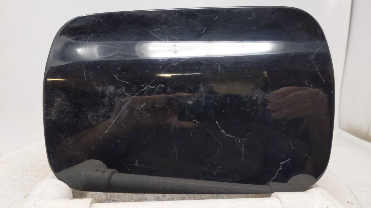 Picture of 2000 Mercedes S500 Fuel Tank Door Lid Gas Tank Black 43798