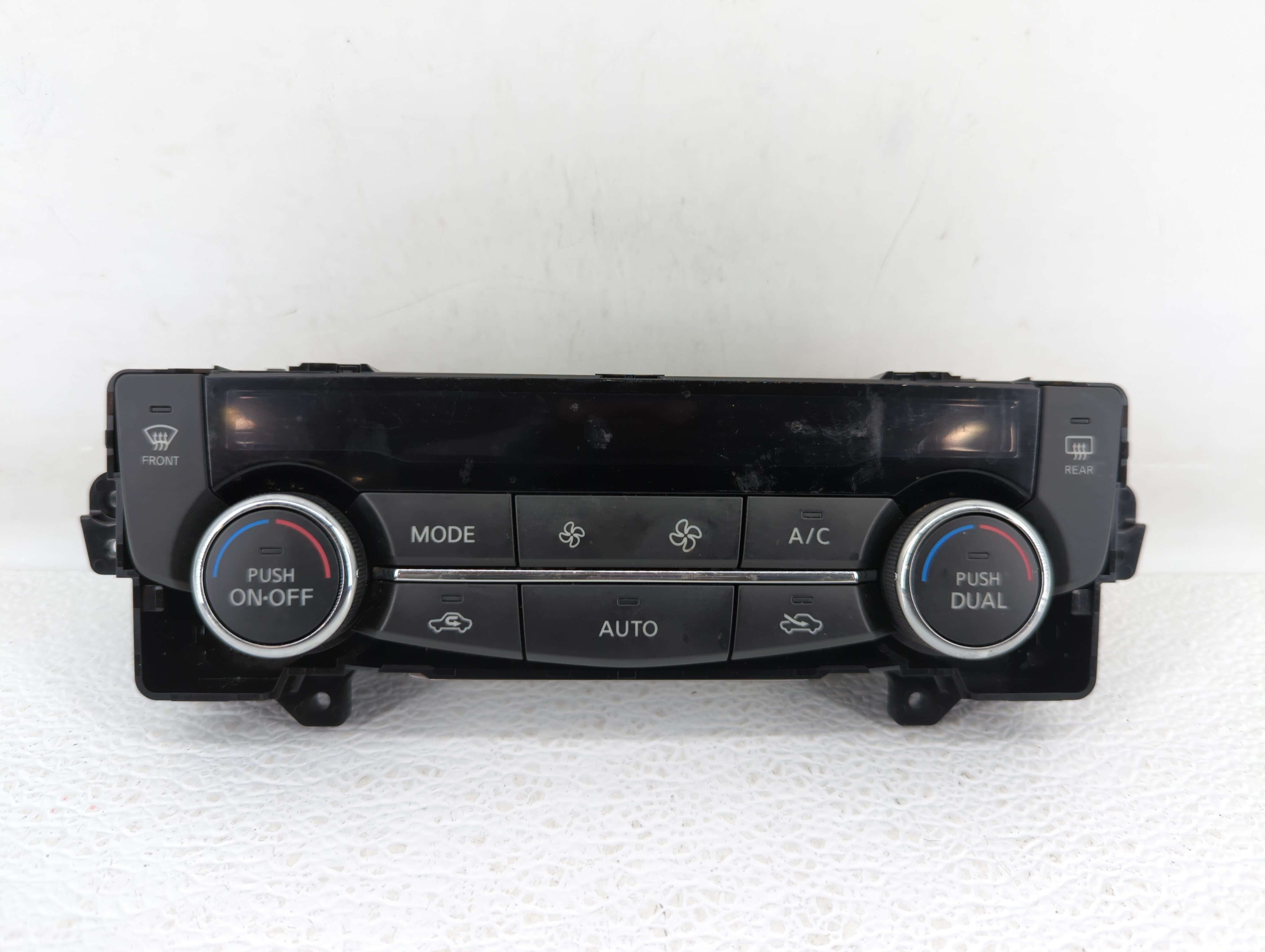 2014-2016 Nissan Rogue Ac Heater Climate Control Temperature Oem 438724 - Oemusedautoparts1.com