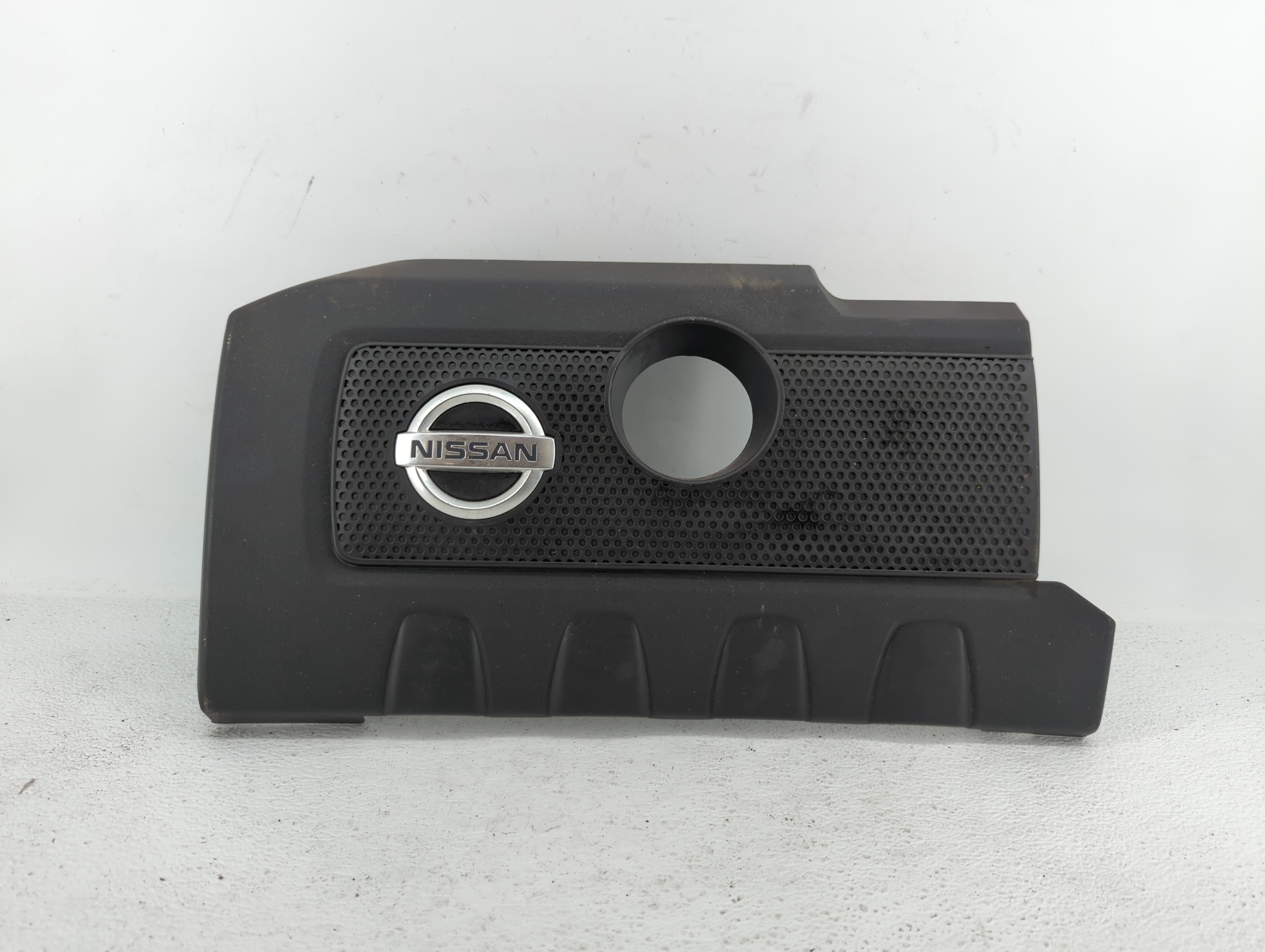 Picture of 2015 Nissan Sentra Engine Cover 439715