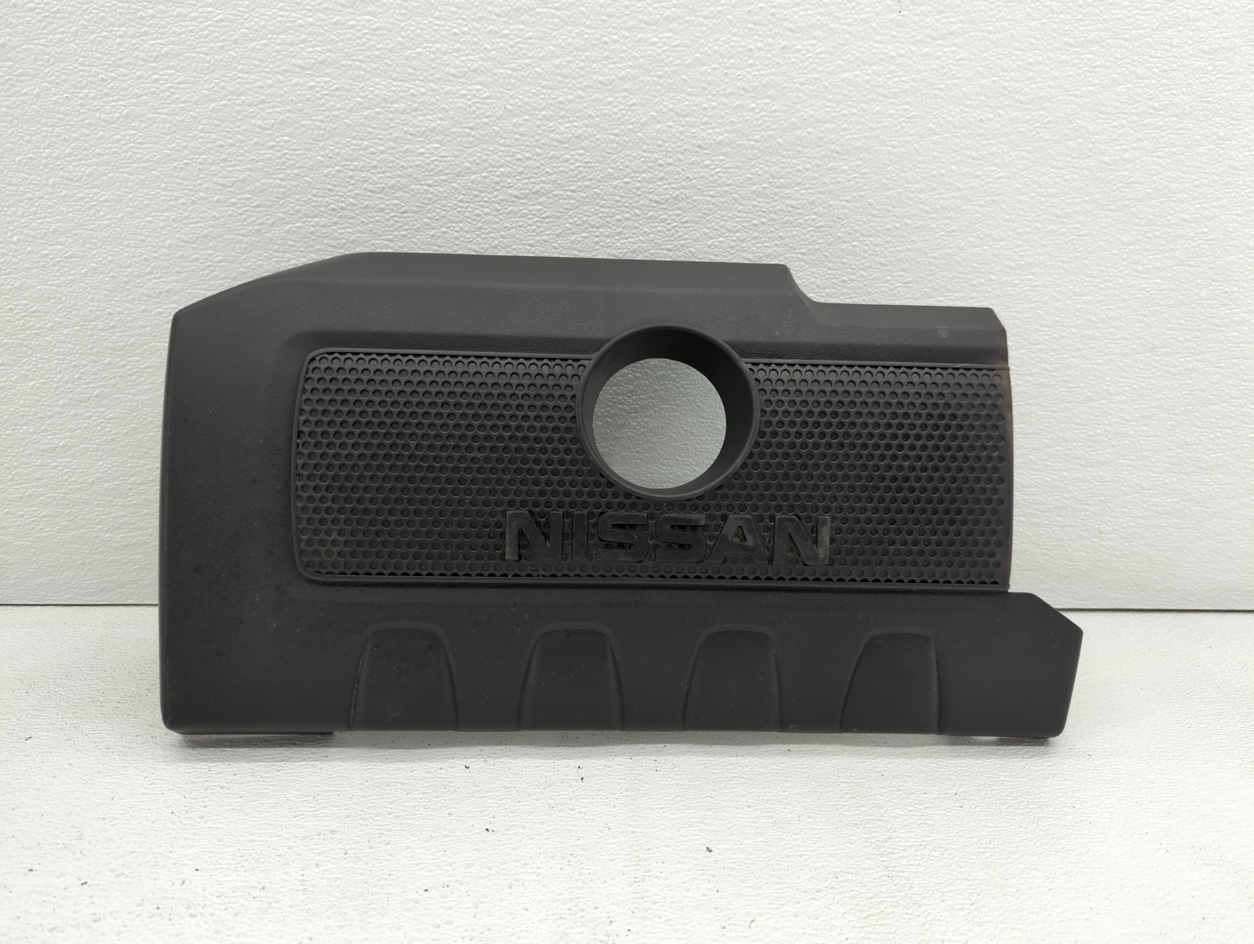 Picture of 2016 Nissan Sentra Engine Cover 441024