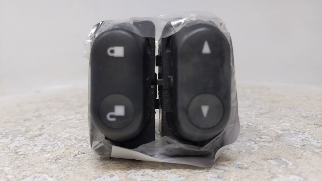 Picture of 2005 Ford F-350 Driver Left Door Master Power Window Switch 44317
