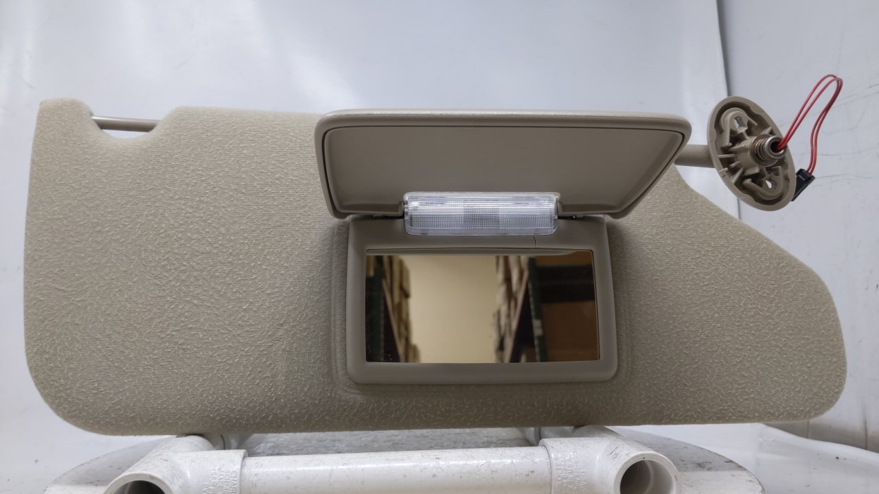 2005-2010 JEEP CHEROKEE Passenger Right Sun Visor Sunvisor Tan 44344 - Oemusedautoparts1.com