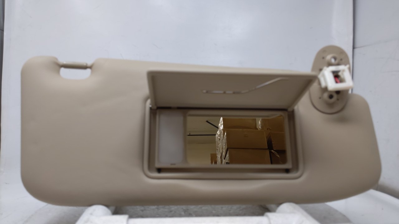 2010 Suzuki Kizashi Passenger Sun Visor Mirror Right Sunvisor Tan 44515 - Oemusedautoparts1.com