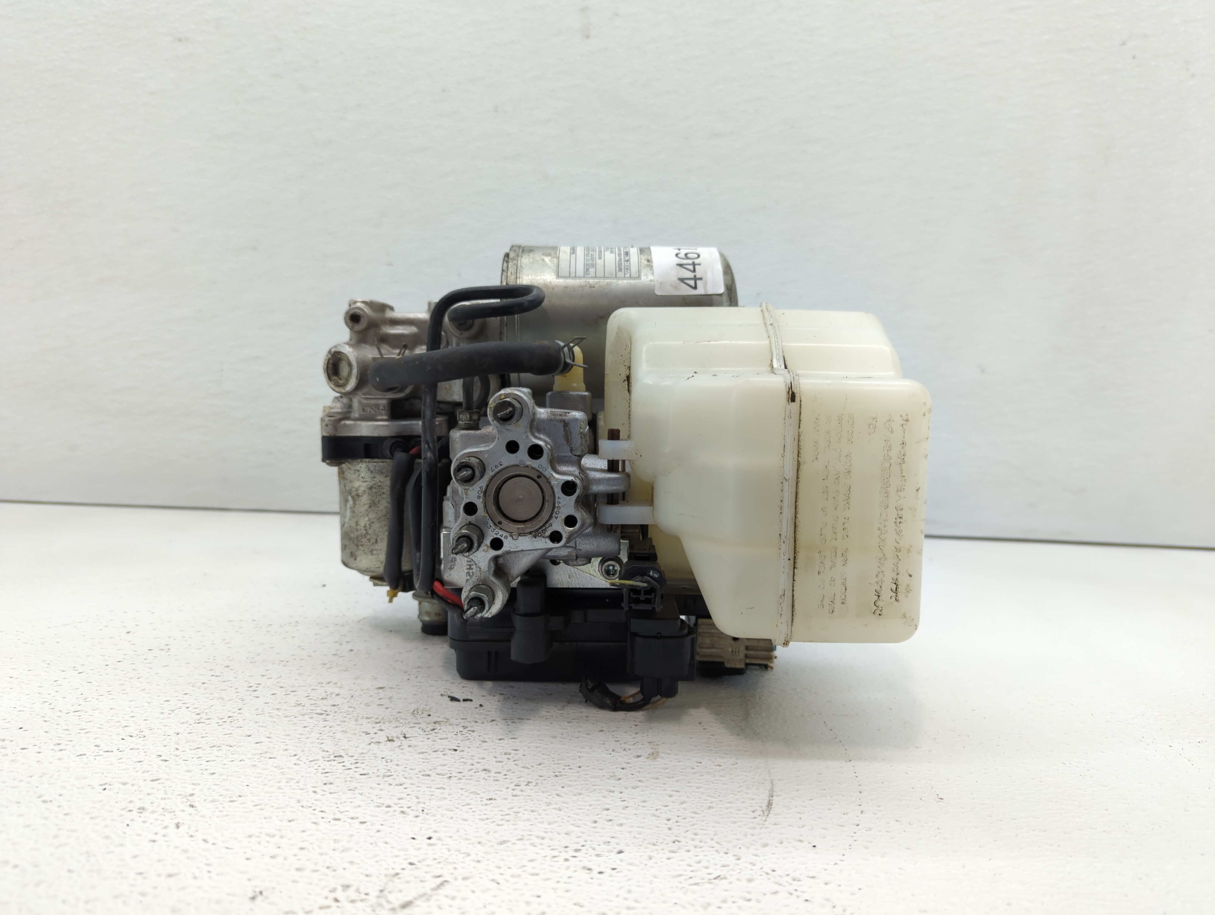 Picture of 2017-2021 Nissan Titan Brake Master Cylinder 446190