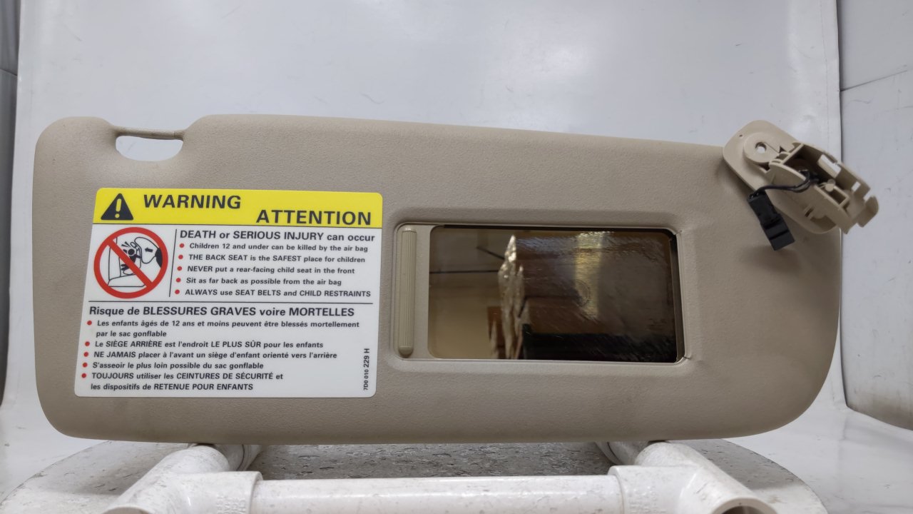 Picture of 1998-2001 Audi A4 Passenger Right Sun Visor Sunvisor Gray 44717