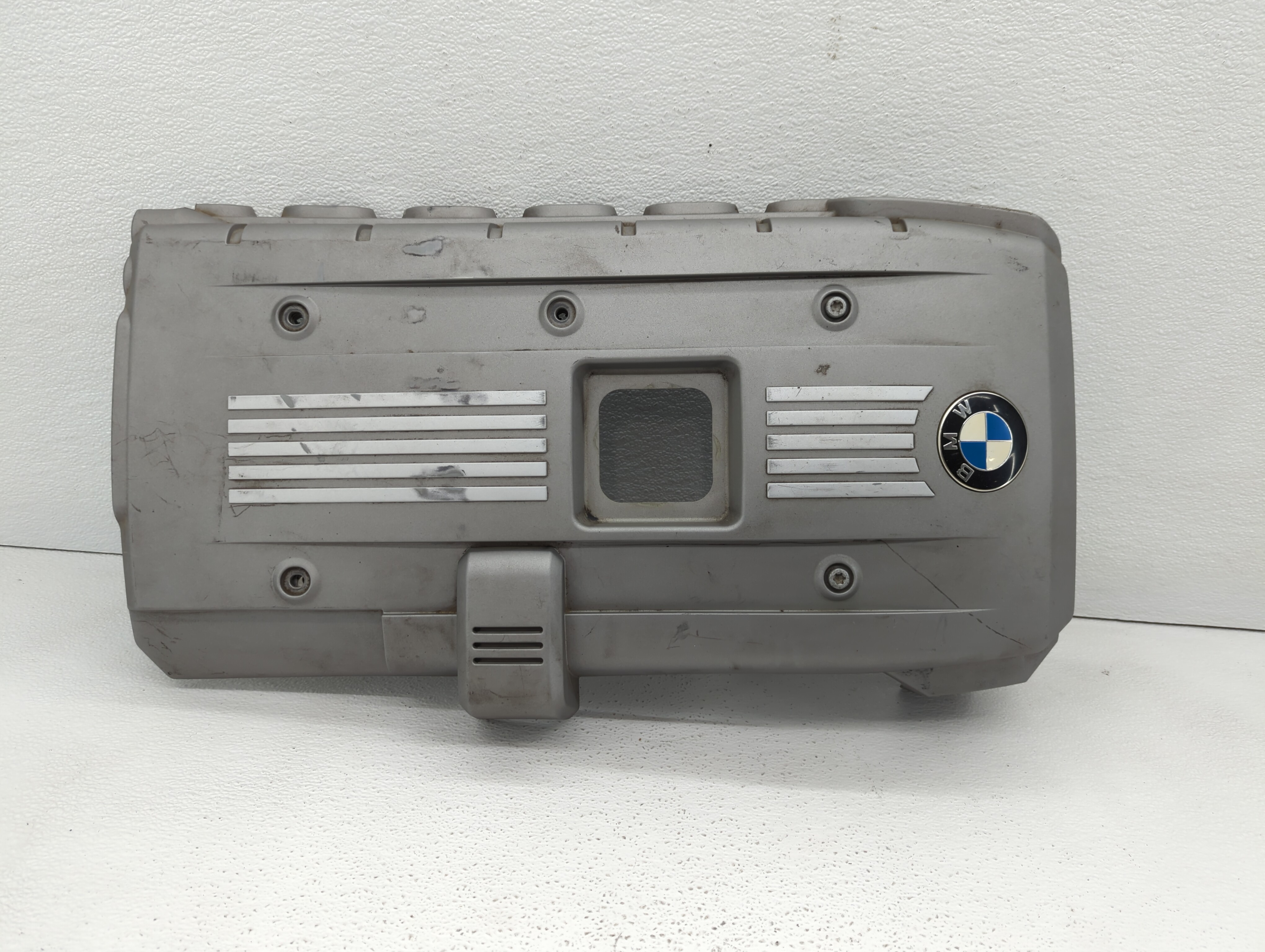 Picture of 2007 Bmw 530i Engine Cover 447264