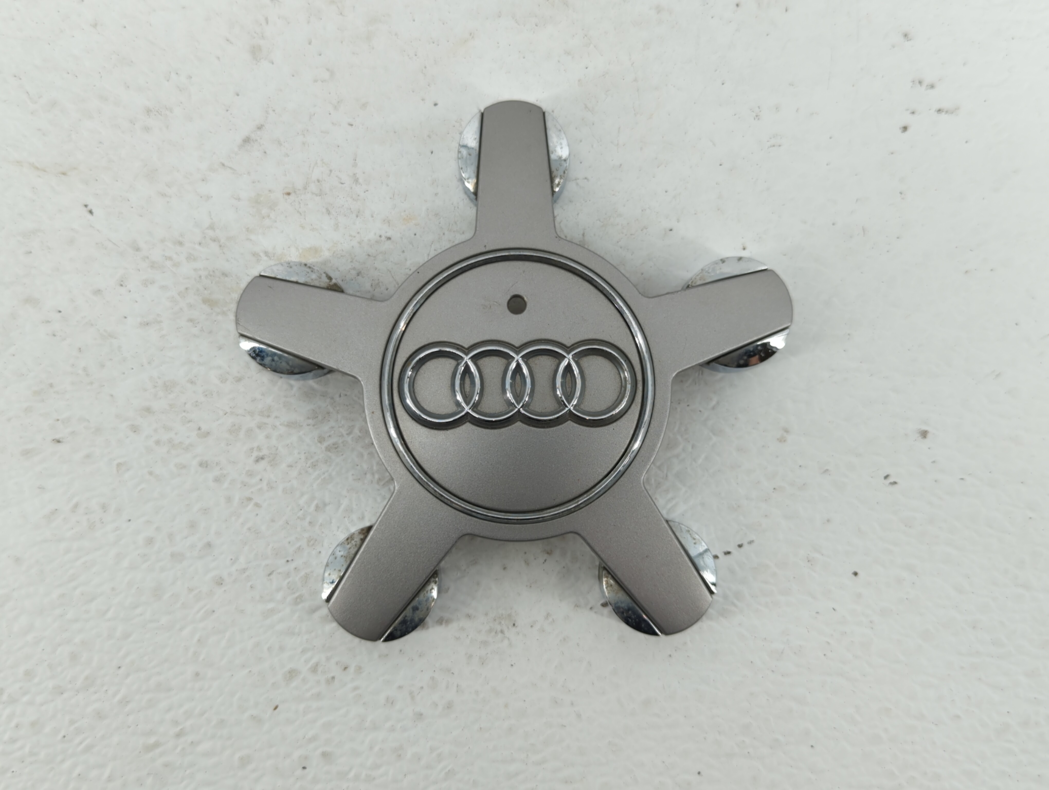 Picture of 2018 Audi A8 Rim Wheel Center Cap 448880