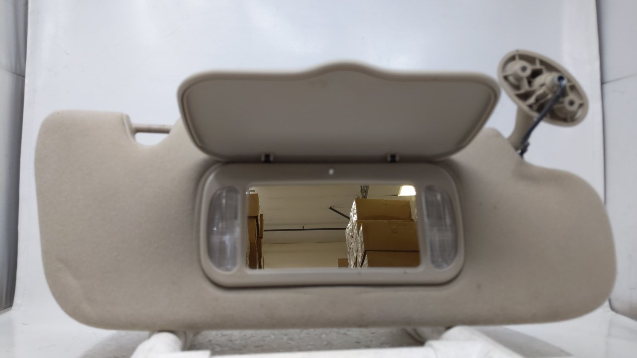 2002-2004 Jeep Liberty Passenger Right Sun Visor Sunvisor Tan 44935 - Oemusedautoparts1.com