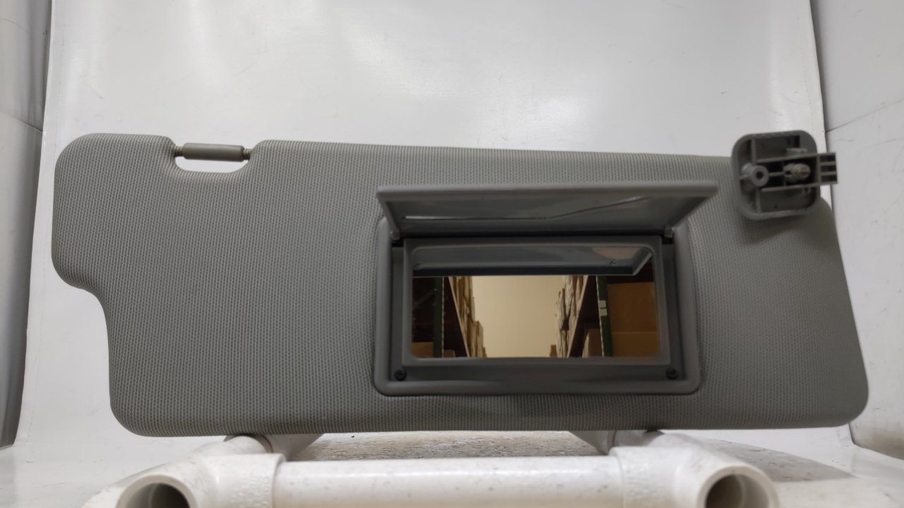 Picture of 2004 Suzuki Reno Passenger Sun Visor Mirror Right Sunvisor Gray 45220