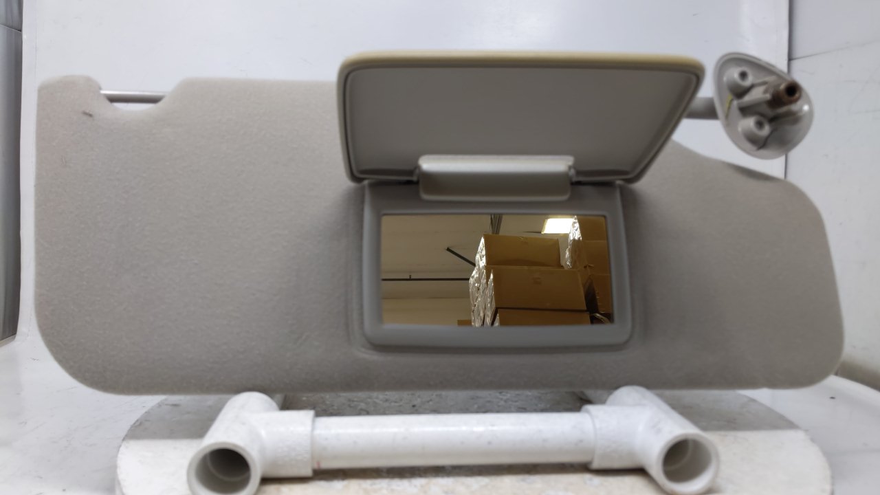 2000 Ford Taurus Passenger Sun Visor Mirror Right Sunvisor Gray 45225 - Oemusedautoparts1.com