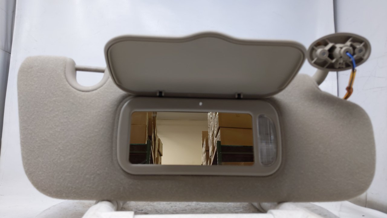 2002 Jeep Liberty Passenger Sun Visor Mirror Right Sunvisor Beige 45229 - Oemusedautoparts1.com