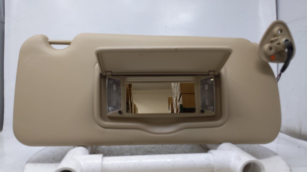 2003 Cadillac Cts Passenger Sun Visor Mirror Right Sunvisor Tan 45234 - Oemusedautoparts1.com