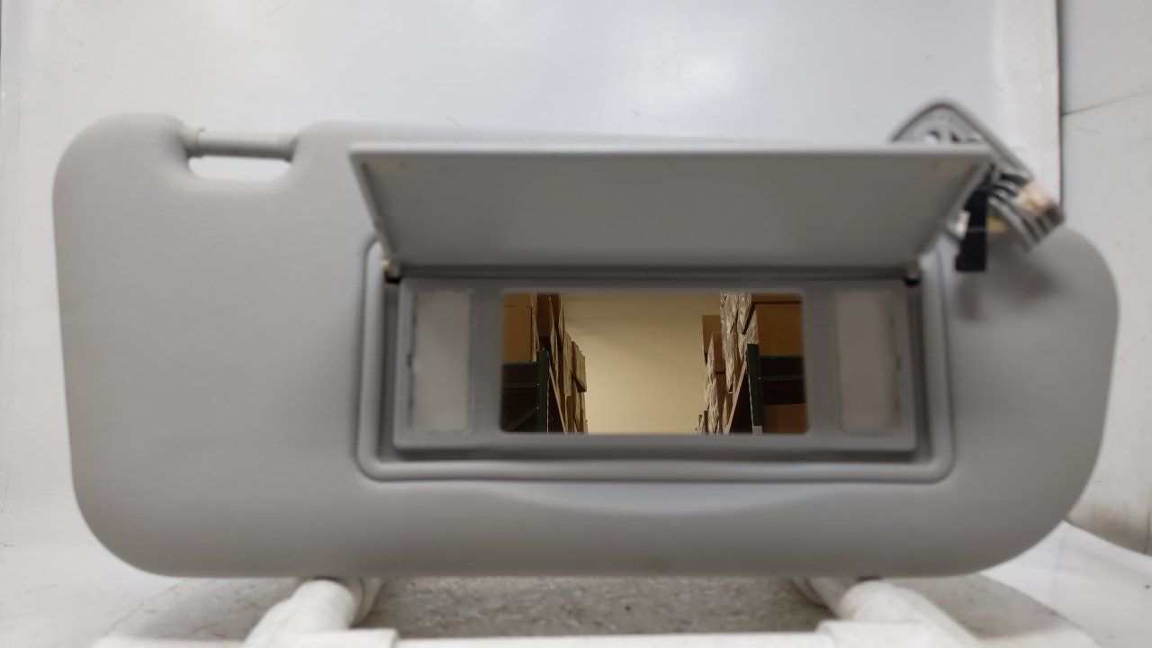 Picture of 2004 Mazda 3 Passenger Sun Visor Mirror Right Sunvisor Gray 45242