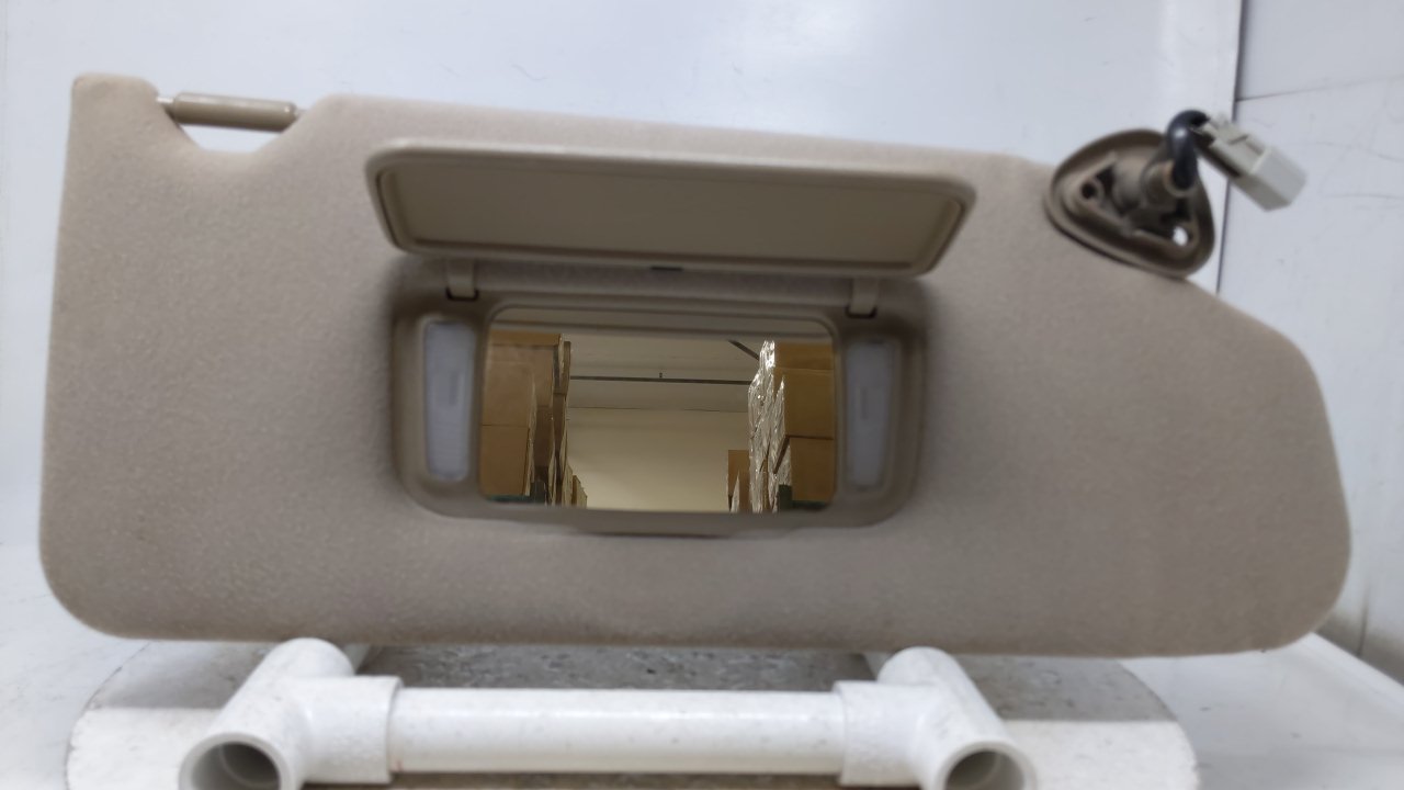 Picture of 1998 Honda Accord Passenger Sun Visor Mirror Right Sunvisor Tan 45247