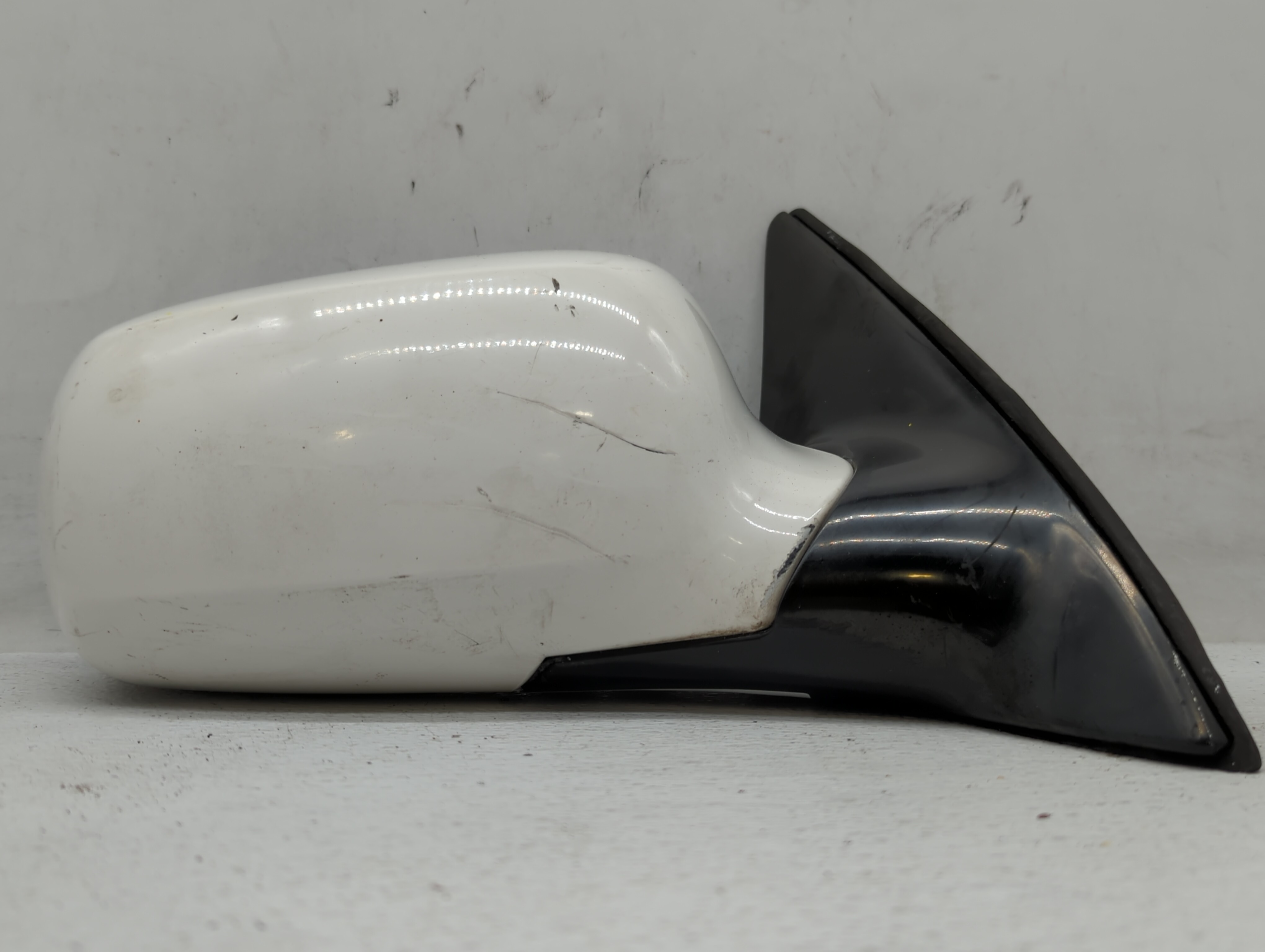2006 Buick Lucerne Passenger Right Side View Power Door Mirror White 452486 - Oemusedautoparts1.com