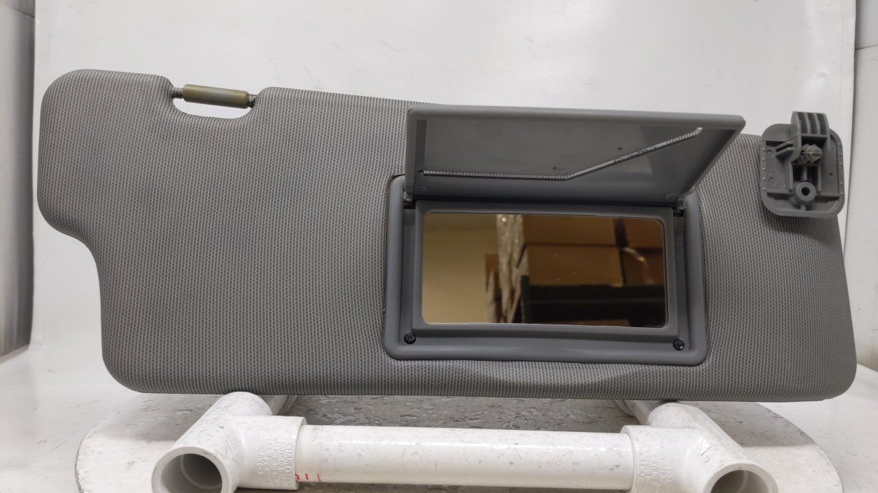 2004-2008 Chevrolet Optra Passenger Right Sun Visor Sunvisor Gray 45482 - Oemusedautoparts1.com