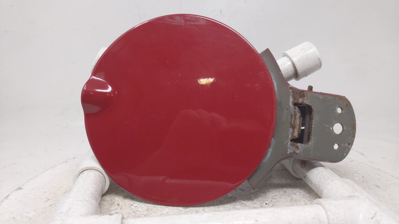 1997 Pontiac Montana Fuel Tank Door Lid Gas Tank Red 45573 - Oemusedautoparts1.com