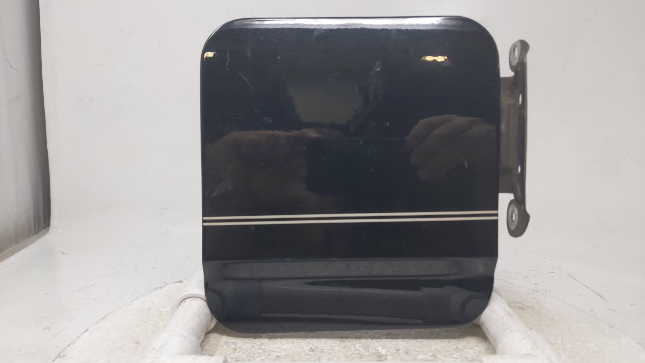 2000 Cadillac Deville Fuel Tank Door Lid Gas Tank Black 45575 - Oemusedautoparts1.com