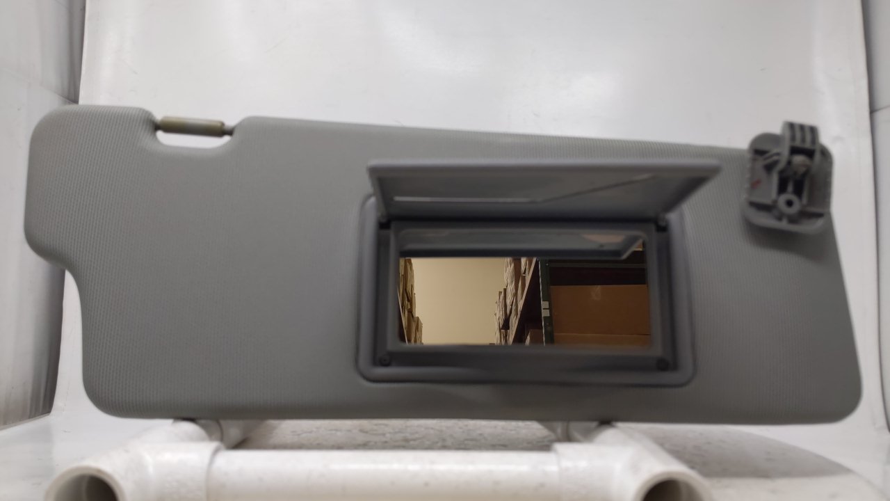 Picture of 2004 Suzuki Reno Passenger Sun Visor Mirror Right Sunvisor Gray 45676