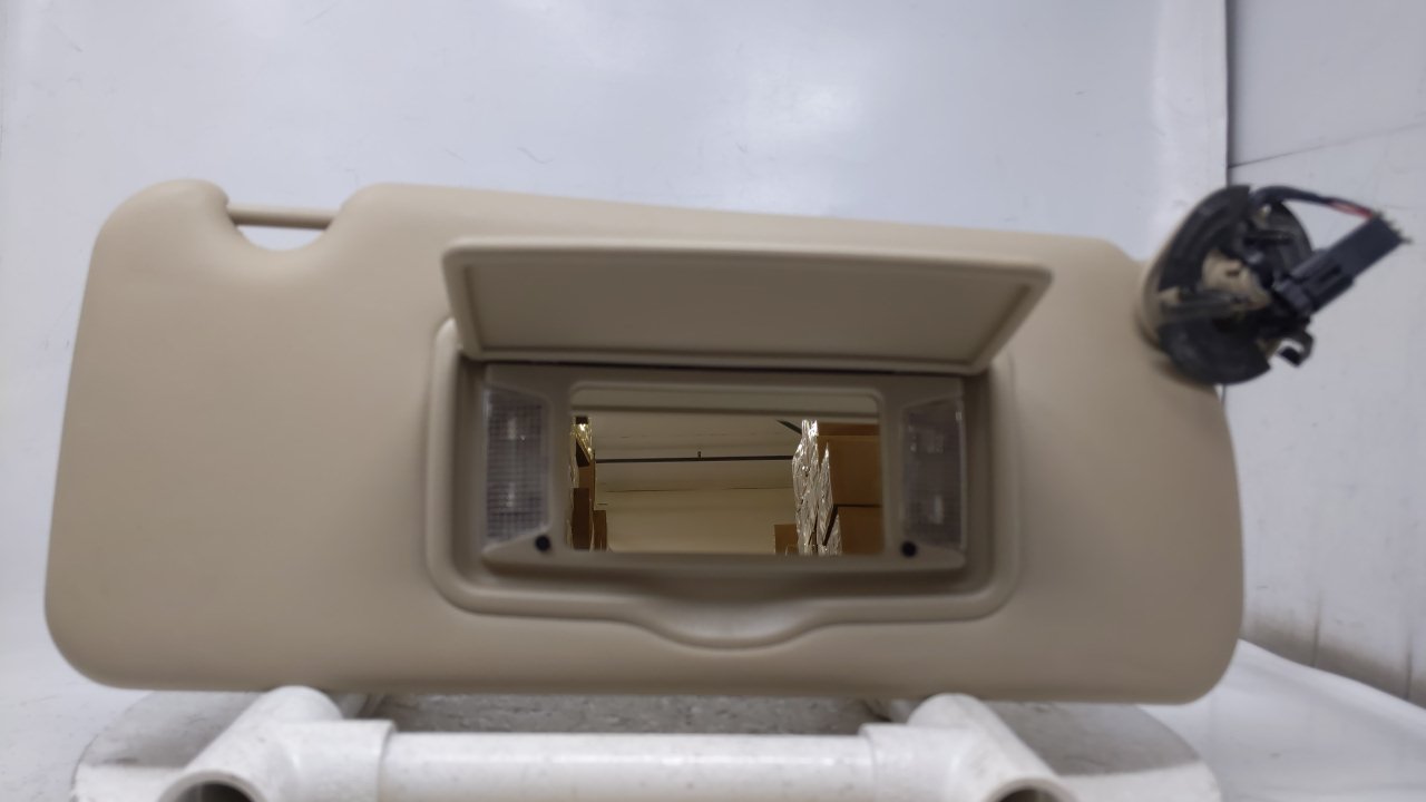 2004-2009 Cadillac Srx Passenger Right Sun Visor Sunvisor Tan 45677 - Oemusedautoparts1.com