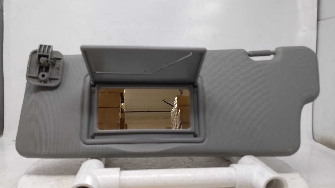 2004-2008 Chevrolet Optra Driver Left Sun Visor Sunvisor Gray 45696 - Oemusedautoparts1.com