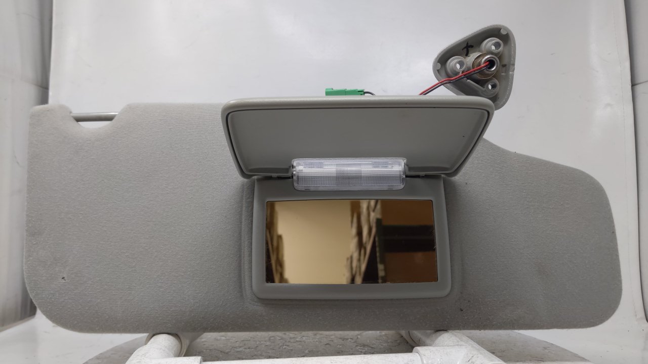 Picture of 2005-2007 Ford Five Hundred Passenger Right Sun Visor Sunvisor Gray 45705