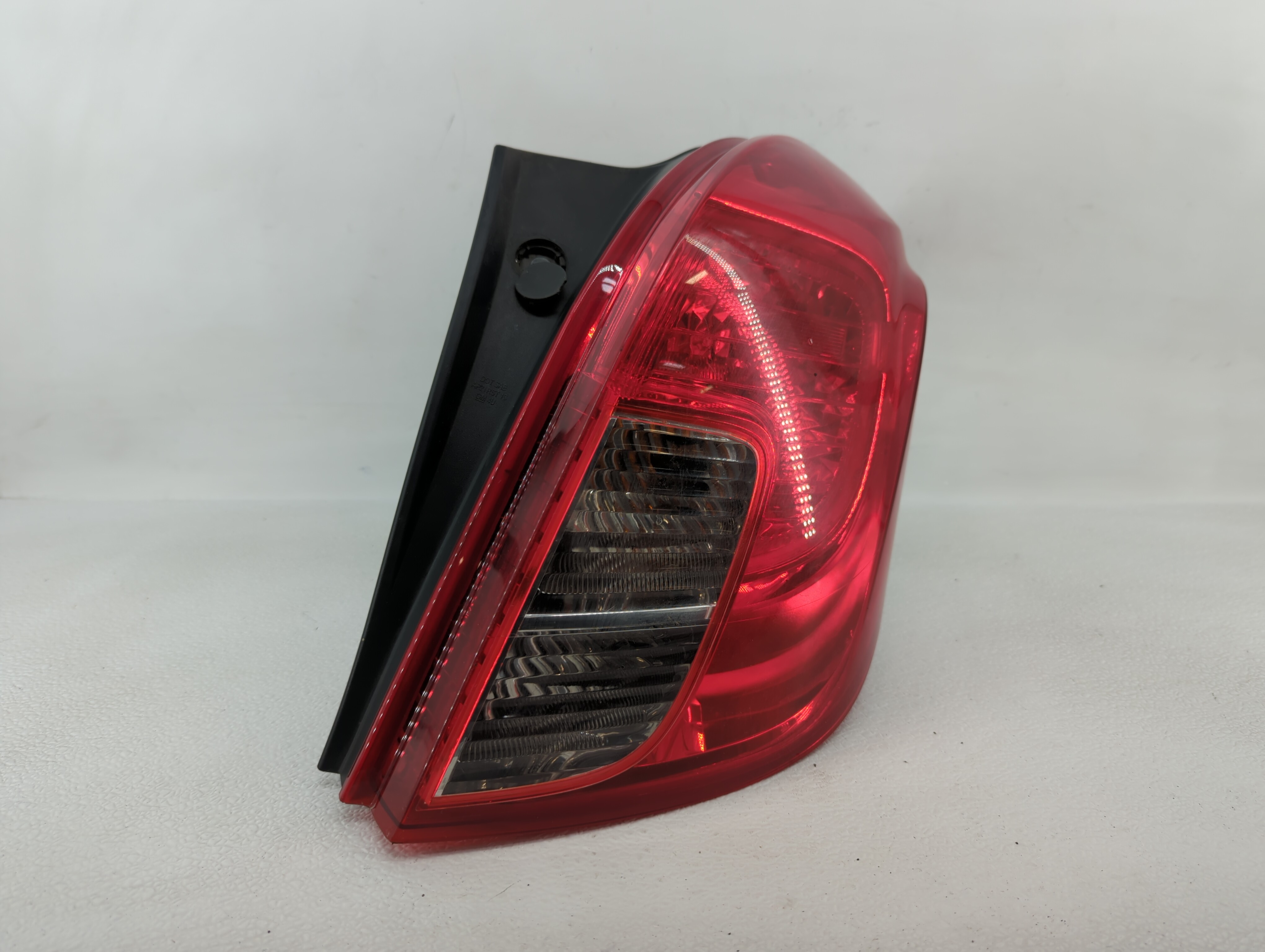 Picture of 2013-2016 Buick Encore Passenger Right Side Tail Light Taillight Oem 457377