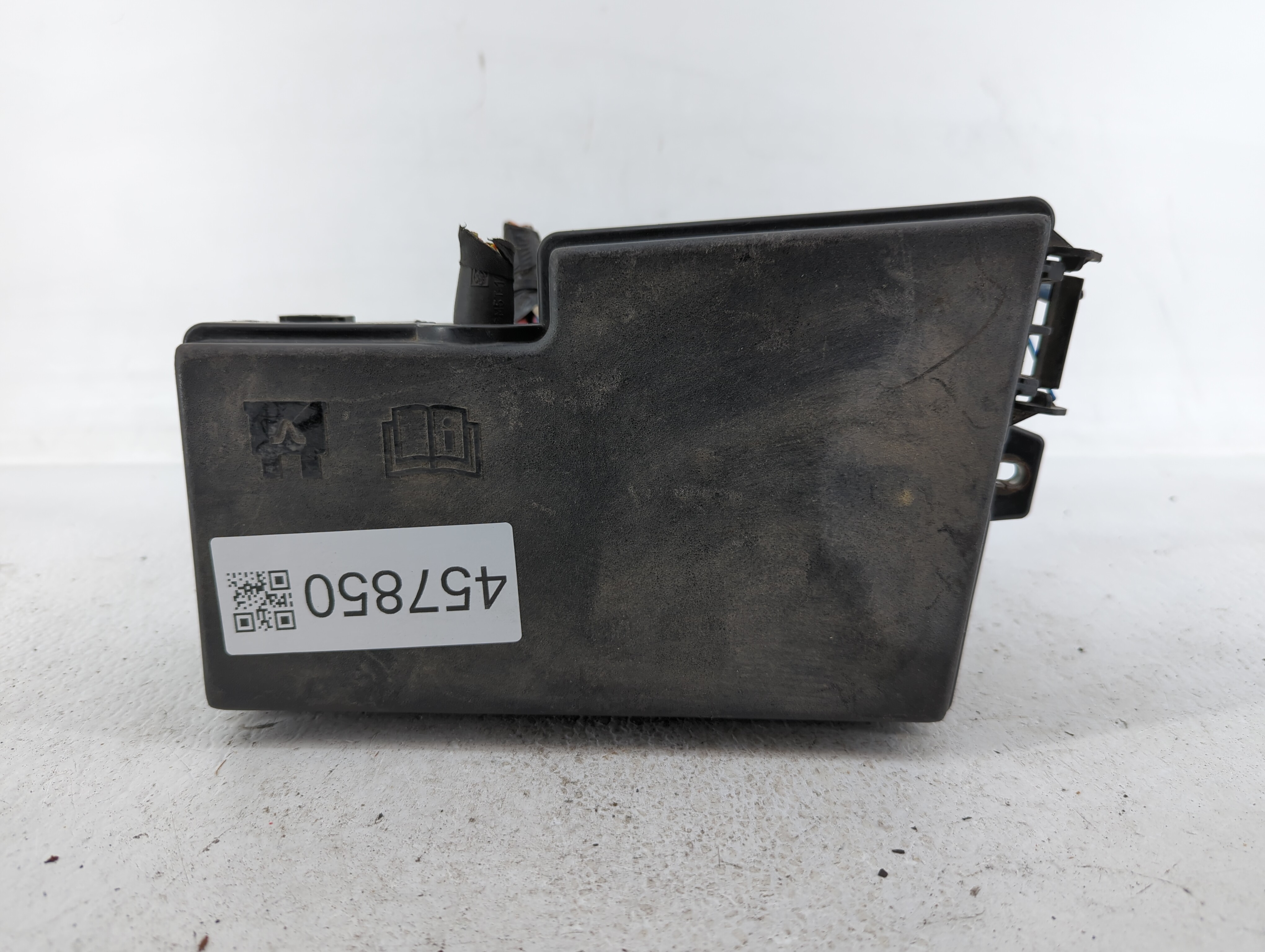 Picture of 2012-2014 Ford Focus Fusebox Fuse Box Relay Module 457850
