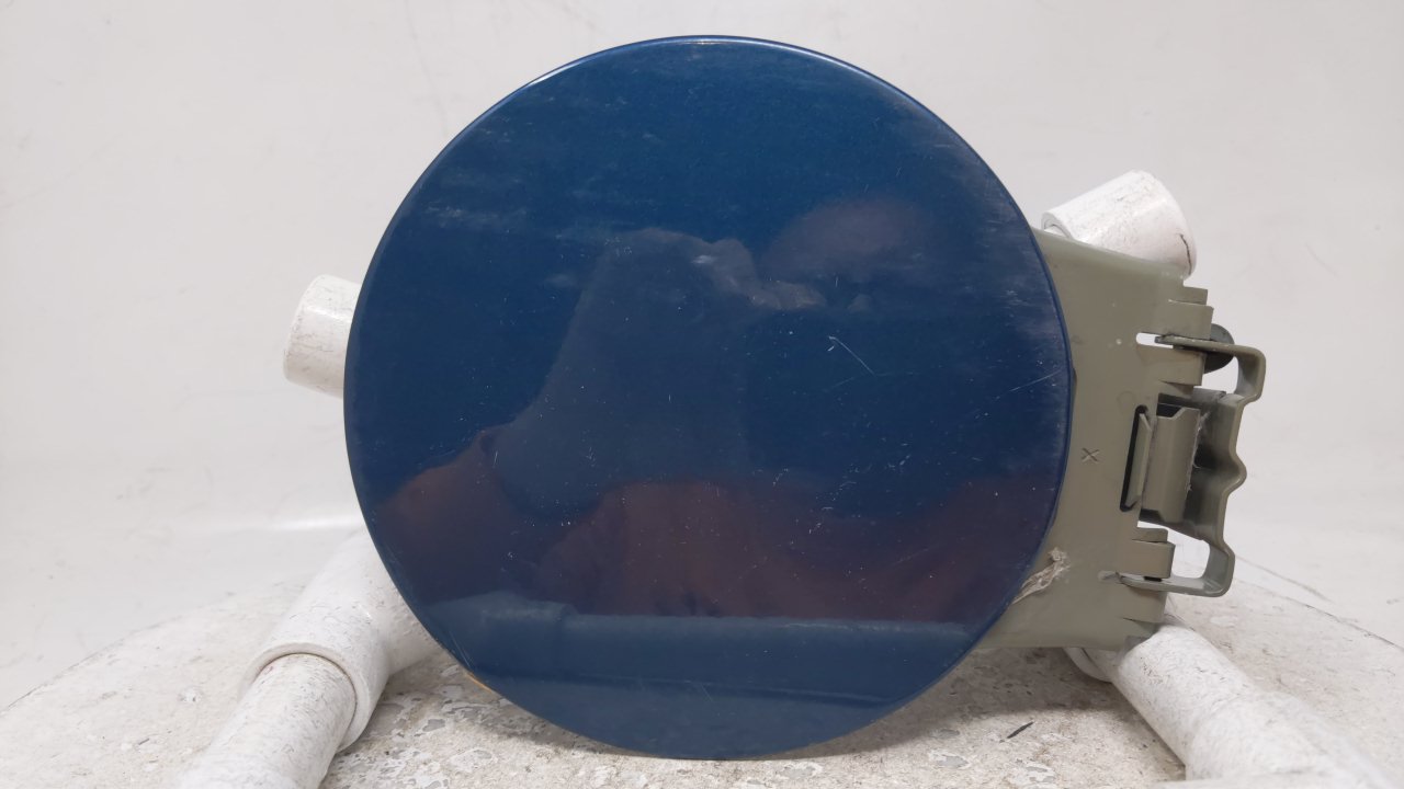 2002-2004 Isuzu Axiom Fuel Tank Door Lid Gas Tank 45896 - Oemusedautoparts1.com
